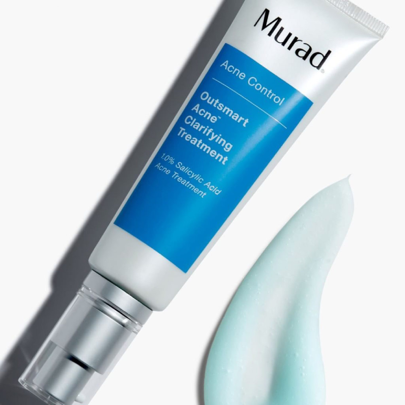 Murad Outsmart Acne Clarifying Treatment Dạng gel nhẹ như nước mát, tan vào da một cách nhanh chóng